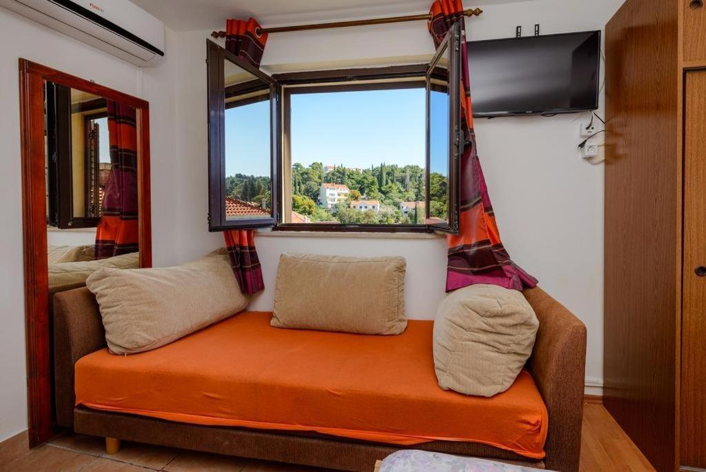 In With Sea View, Balcony, Air Conditioning, Wifi